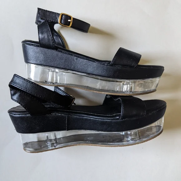 Denna & Ozzy Urban Outfitters acrylic platform sandal 90s style - Picture 3 of 5
